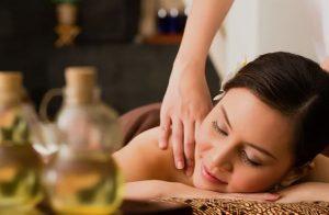 Liệu pháp thư giãn toàn thân bằng tinh dầu